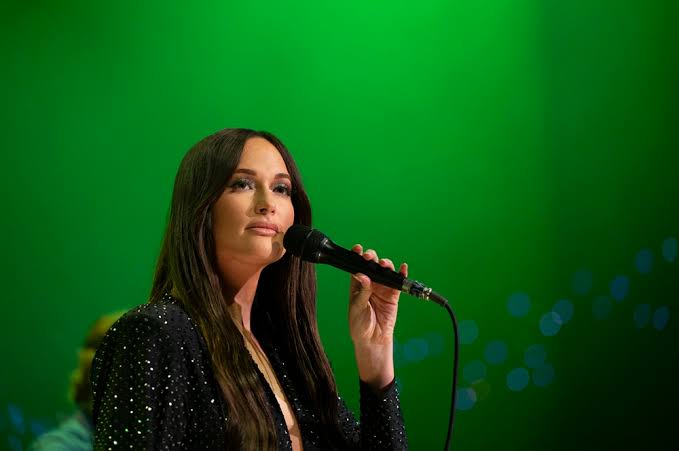 Kacey Musgraves playing live